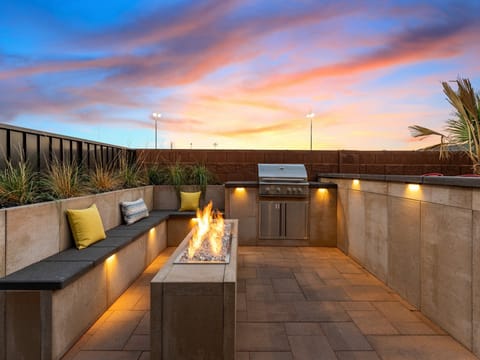 Fire Table + BBQ Grill