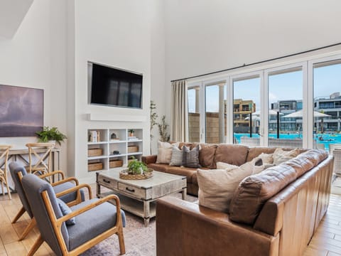 Living Room & Lagoon Front Views