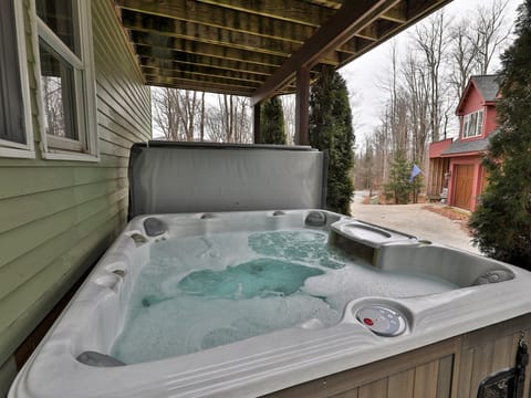 Outdoor hot tub available.