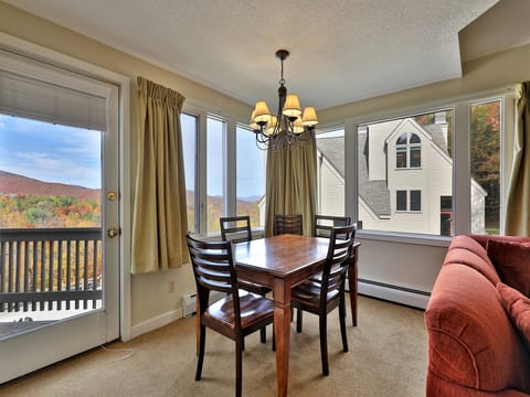 The dining area with beautiful mountain views