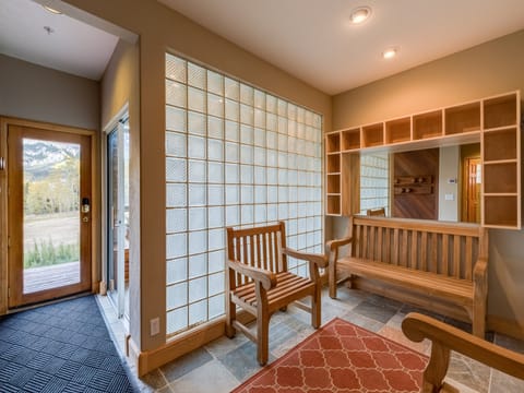 Sitting Area outside of Hot Tub Room