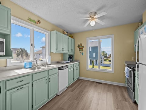 New Updated Kitchen Cabinets and Flooring