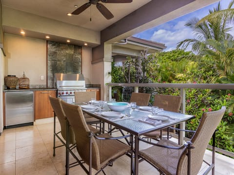 Private lanai perfect for al fresco dining