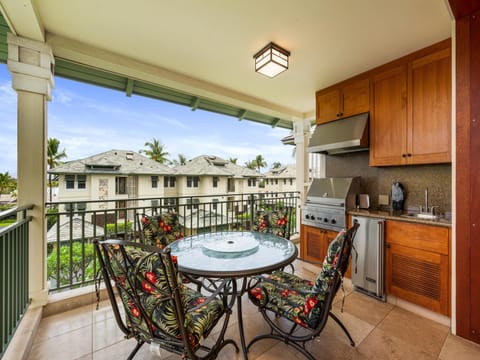 You may also enjoy a meal on the lanai