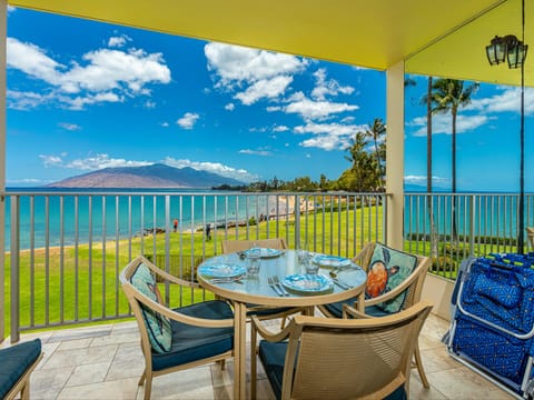 Oceanfront Private Lanai to Watch the Turtles and Whales