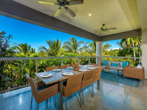 Elegant private lanai off of the spacious living room