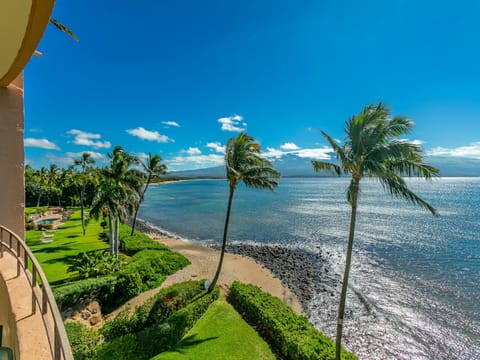 Stunning Ocean Views from your Lanai