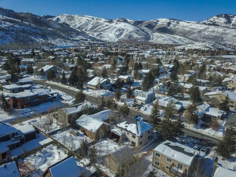 Situated in Prospector Square neighborhood, Prospector Place is the ideal mountain getaway