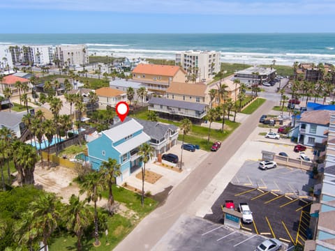 Just 1 block away from the nearest beach access! Have your toes in the sand in minutes!