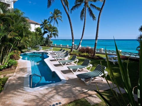 View of the pool and sea