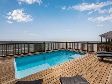 Private Heated Beachfront Saltwater Pool