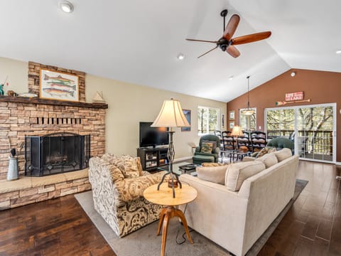 Living area with cozy fireplace. Pine Mountain Lake Vacation Rental " Lake View Oasis" - Unit 4 Lot 47.