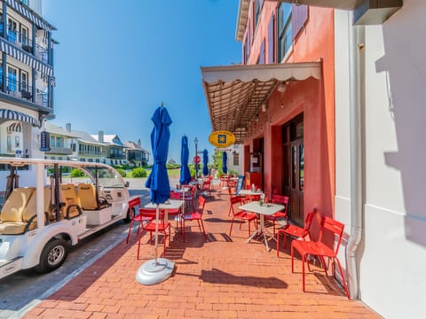 Enjoy the local shops and restaurants of Rosemary Beach, Florida | Just a 15-Minute Stroll from Sandy Bottoms