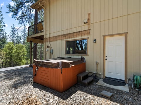 Hot tub. Pine Mountain Lake Vacation Rental "The Tree House" - Unit 8 Lot 207.