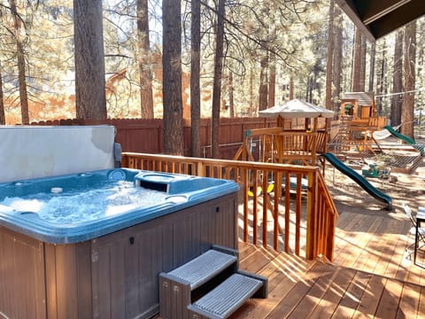 Spa hours are from 7am-10pm. **No outdoor activities are allowed during Big Bear Lake's quiet hours 10pm-7am**