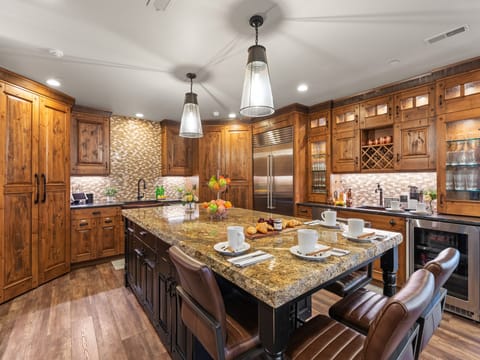 Gorgeous Chef's Kitchen with Island and Breakfast Bar