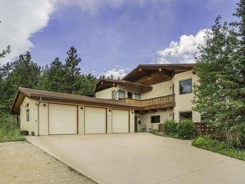 H7 at Hope Mountain - H7 at Hope Mountain Estes Park, Front view of this amazing property!