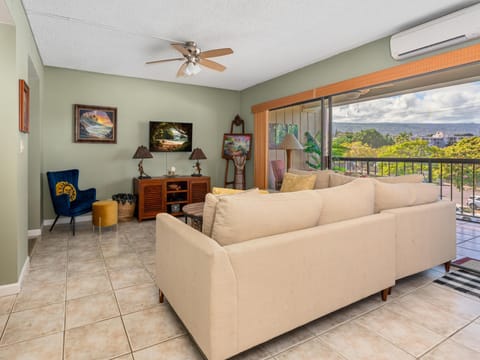 Living space opens up to the lanai