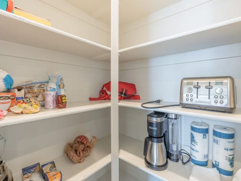 Kitchen Pantry