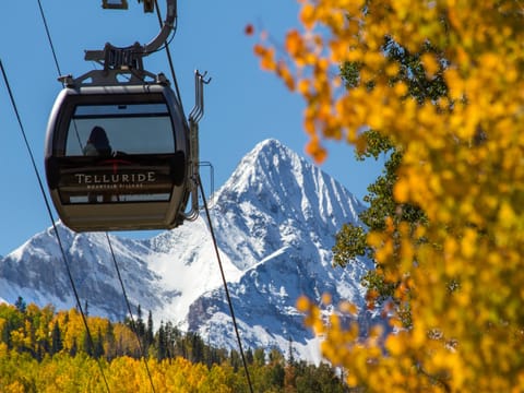 The free Gondola connects the Town of Telluride to the Mountain Village Core.  This free transport allows access to the ski slopes, biking and hiking trails on the mountain.