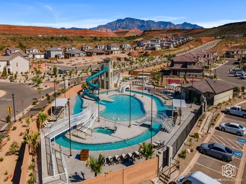Community Pool / Waterslide/ Lazy River