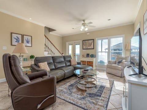 Oceanview Living Room Shore Beats Work