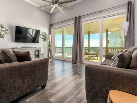 Transparent Sea Gulf View Living Room