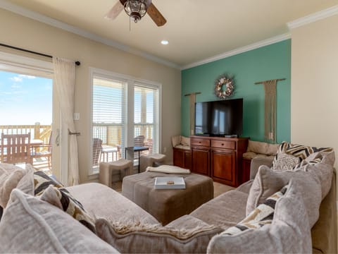 002 Just Beachy Gulfview Living Room