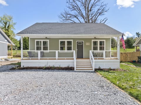 This cozy cottage in Hendersonville awaits you and your loved ones.