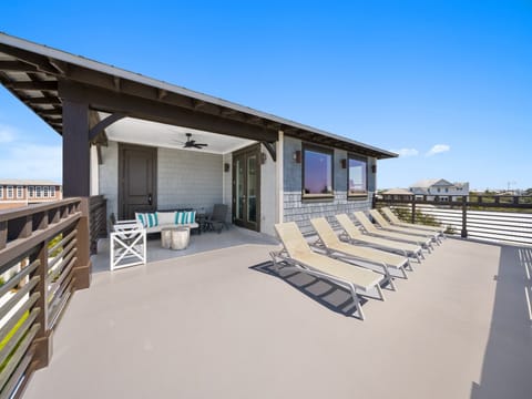 Four Blue Palms | Roof Top Deck | Gulf Views | 3rd Floor