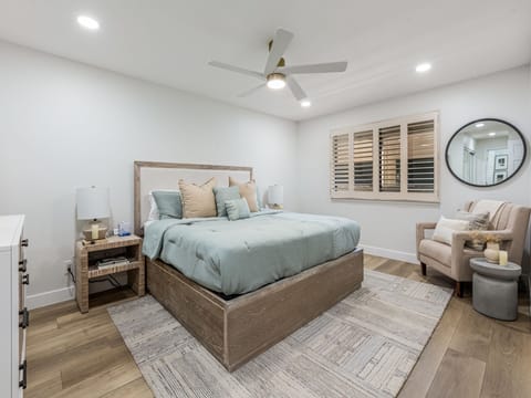 Main Bedroom with Queen Bed