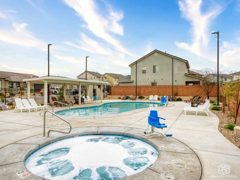 Community Pool and Hot Tub