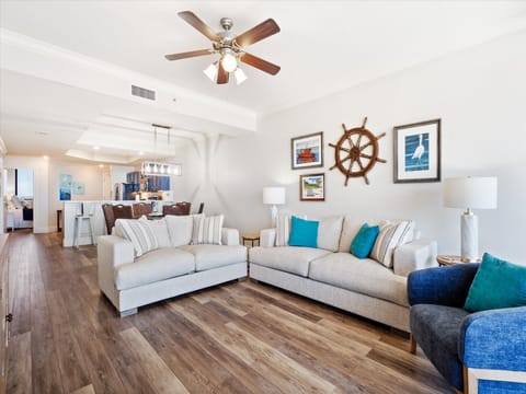 004 - Beach Bum Living Room and Common Area