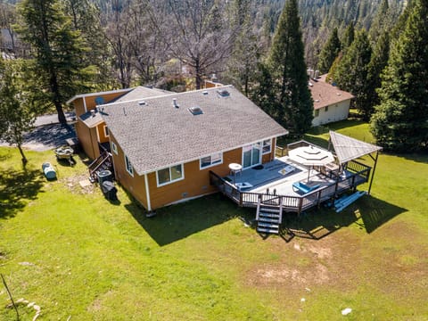 Drone Exterior photo of back of the home.
Pine Mountain Lake Unit 4 Lot 44. Vacation Rental (Kathy's Korner)