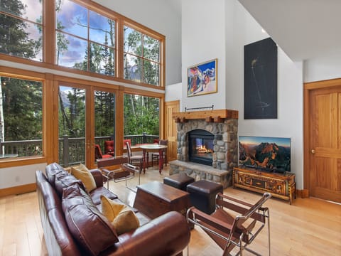 Beautiful Four Bedroom Family Home just a 7 minute walk to  Lower Double Cabins Ski Run. This Mountain Chalet offers stunning views and open living, located in a quiet Mountain Neighborhood.