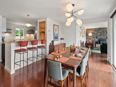 Open space with lots of room for all your family meals