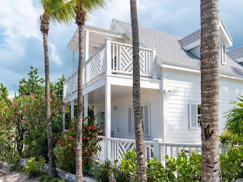 The Little White House, meticulously renovated 5-bedroom, 3-bath vacation rental home.