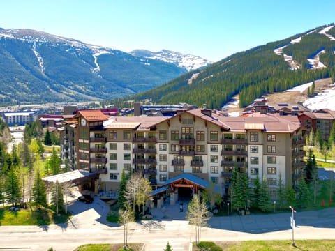 Passage Point with views of the Ten Mile Range and ski slopes in the background.