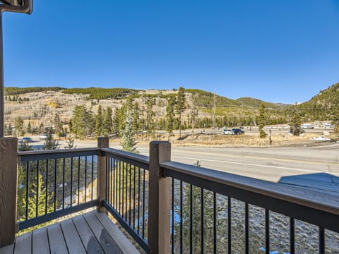 58 Erickson Loop - Web Quality - 033 - 45 Primary Bedroom Balcony