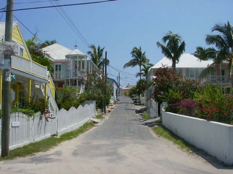 Street in Dunmore Town