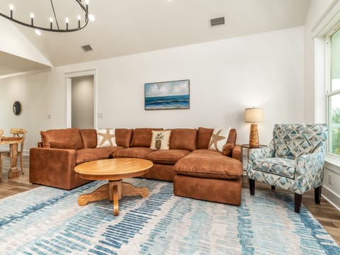 003 Sandy Clam V Sectional and Seating in Living Room