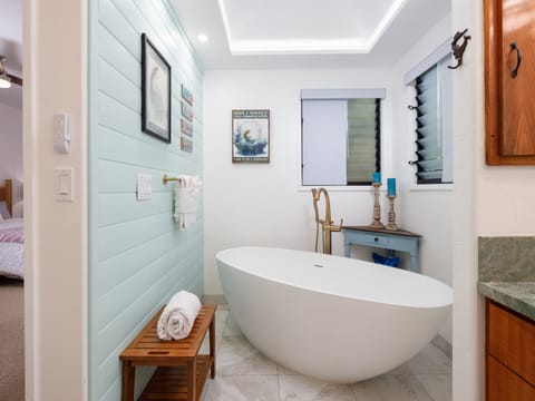 Relax in the soaking tub