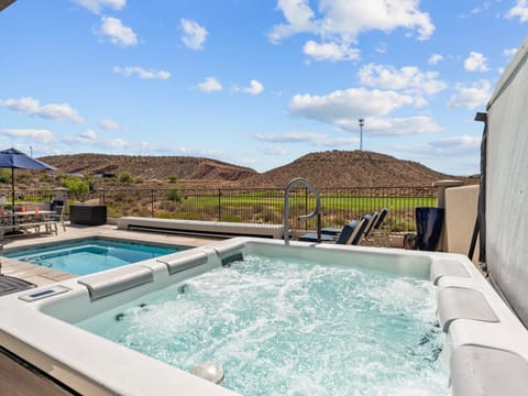 Private Hot Tub / Golf Course View