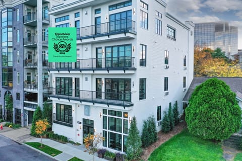 16 unique private suites ideally located near Vanderbilt University and Music Row.