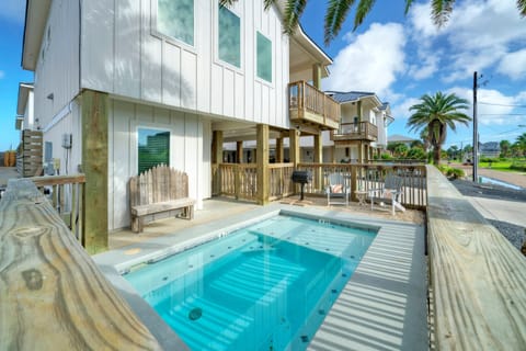 Patio pool keeps you cool at home.