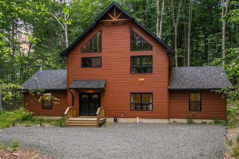 Welcome to Happy Trails Chalet!