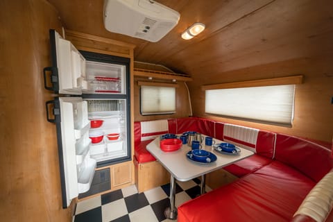 Retro Glamping LOCAL DELIVERY ONLY (Red) Remorque tractable in National City