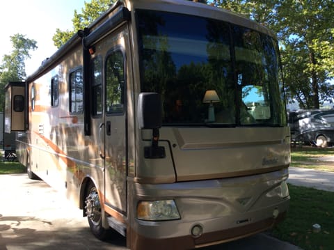 Beautiful Diesel Coach w/ Awesome Open Floor Plan w/ Perfect 5 Star Reviews Available for the Races! Drivable vehicle in Pine Hills