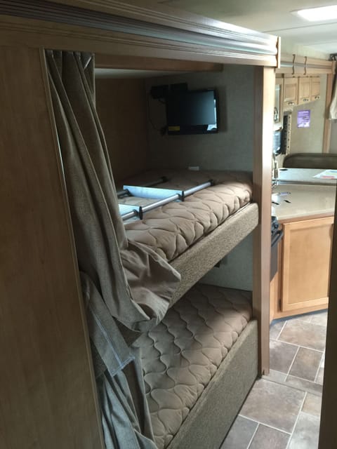 Very Nice Bunk House Model Drivable vehicle in Salt Lake City