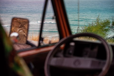 Hawaii Camper Van! Classic VW Pop-Top 5 minutes from Honolulu Airport on Oahu Drivable vehicle in Honolulu